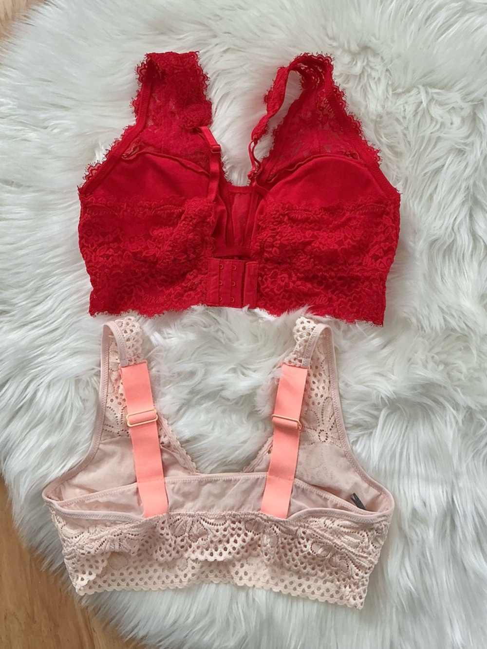 (2) aerie Lace Bralettes Size Medium - Picture 4 of 5